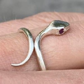 Anillo de Serpiente con Rubies en plata 925