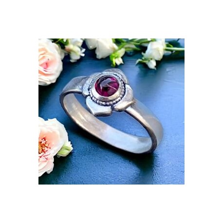 Anillo flor con Granate en plata 925