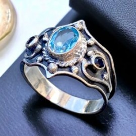 Anillo con Topacio y Zafiros en plata 925