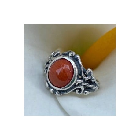 Anillo con Coral natural en plata 925