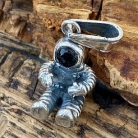 Dije Astronauta en plata 925