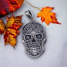 Dije de Calavera con calendario azteca en plata 925