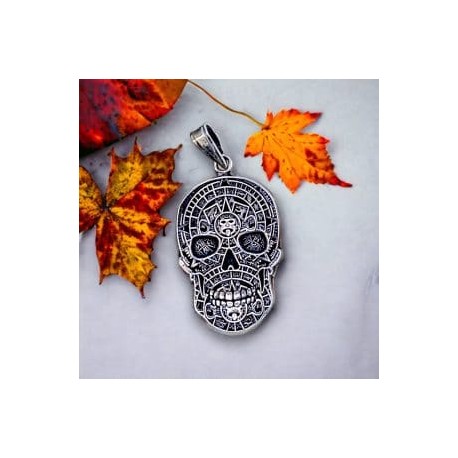 Dije de Calavera con calendario azteca en plata 925