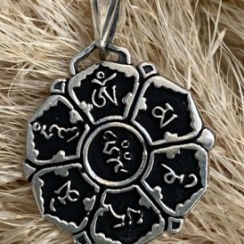 Dije mantra Tibetano en plata 925