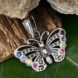 Dije Mariposa con Zafiros multicolor en plata 925!