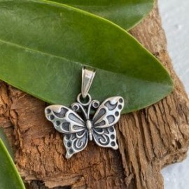 Dije Mariposa en plata 925