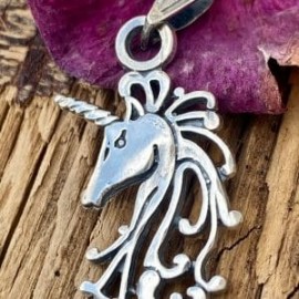 Dije Unicornio en plata 925