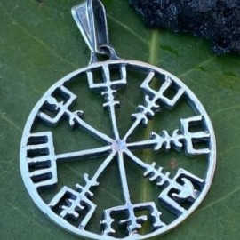 Dije Vegvisir en plata 925!