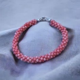 Pulsera Tejido con Coral rosa!