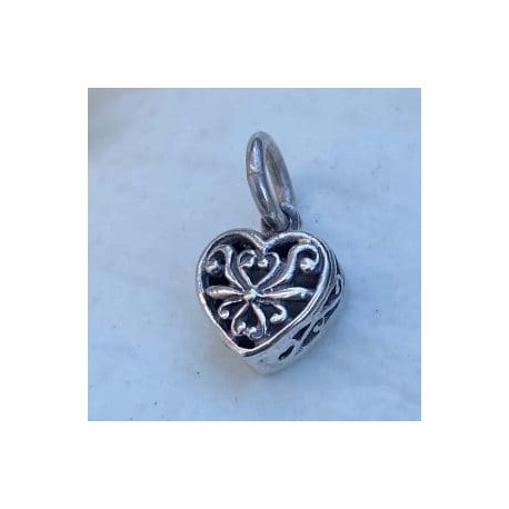 Charm corazón de filigrana en plata 925