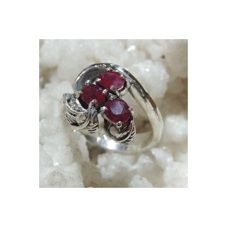 Anillo con Rubies naturales en plata 925