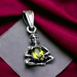 Dije Buda con Peridoto en plata 925