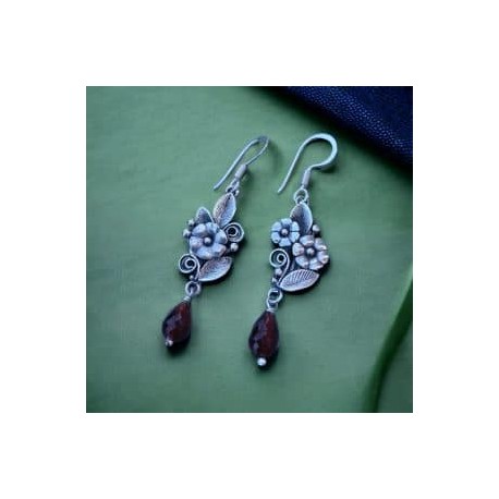 Aretes flores con Granate en plata 925