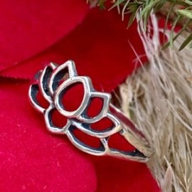 Anillo flor de loto en plata 925