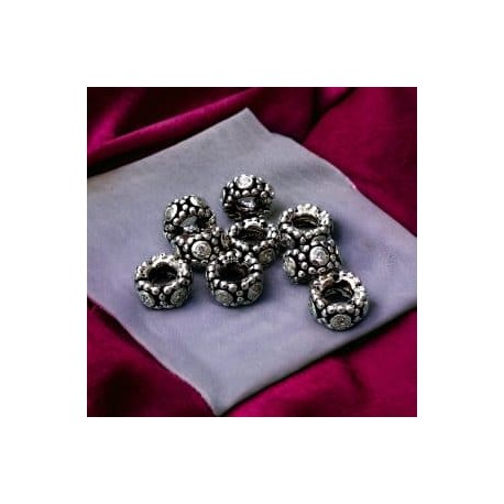 Cuenta con 5 zirconias en plata 925