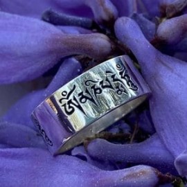 Anillo Mantra en plata 925